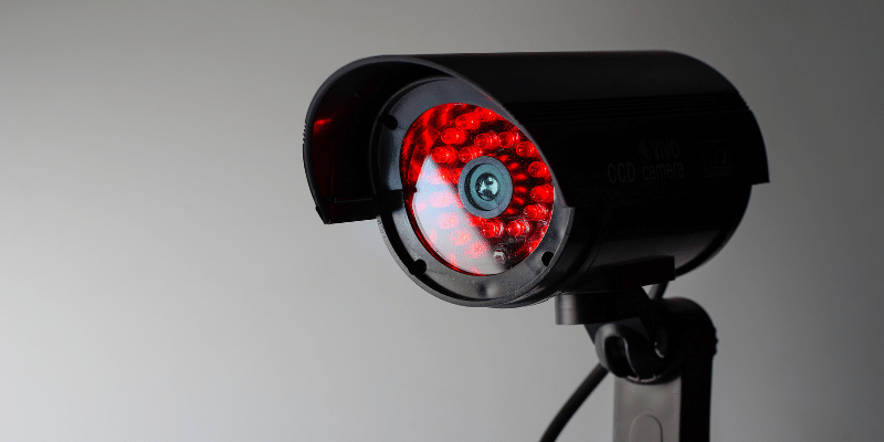 Fausse caméra de surveillance de type bullet avec lumière DEL rouge  clignotante - Couleurs variées